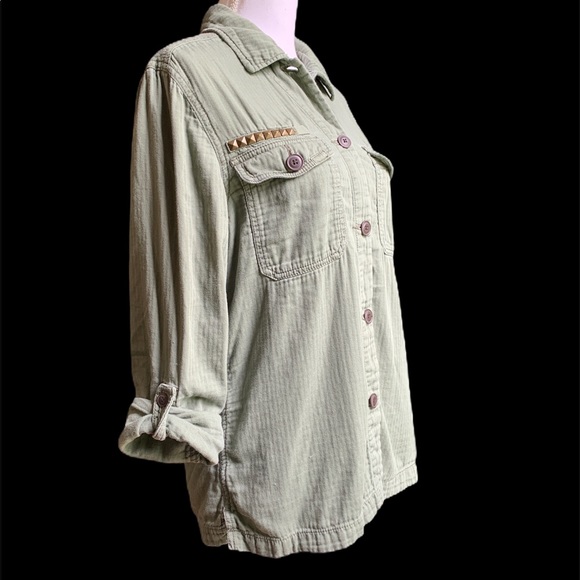 AE Army Green Gauze Button-down Top - Picture 9 of 10